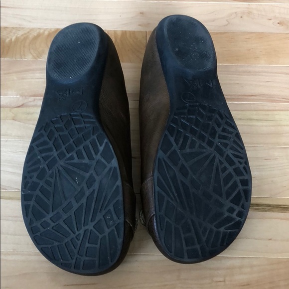 Brown Flats - Picture 4 of 4